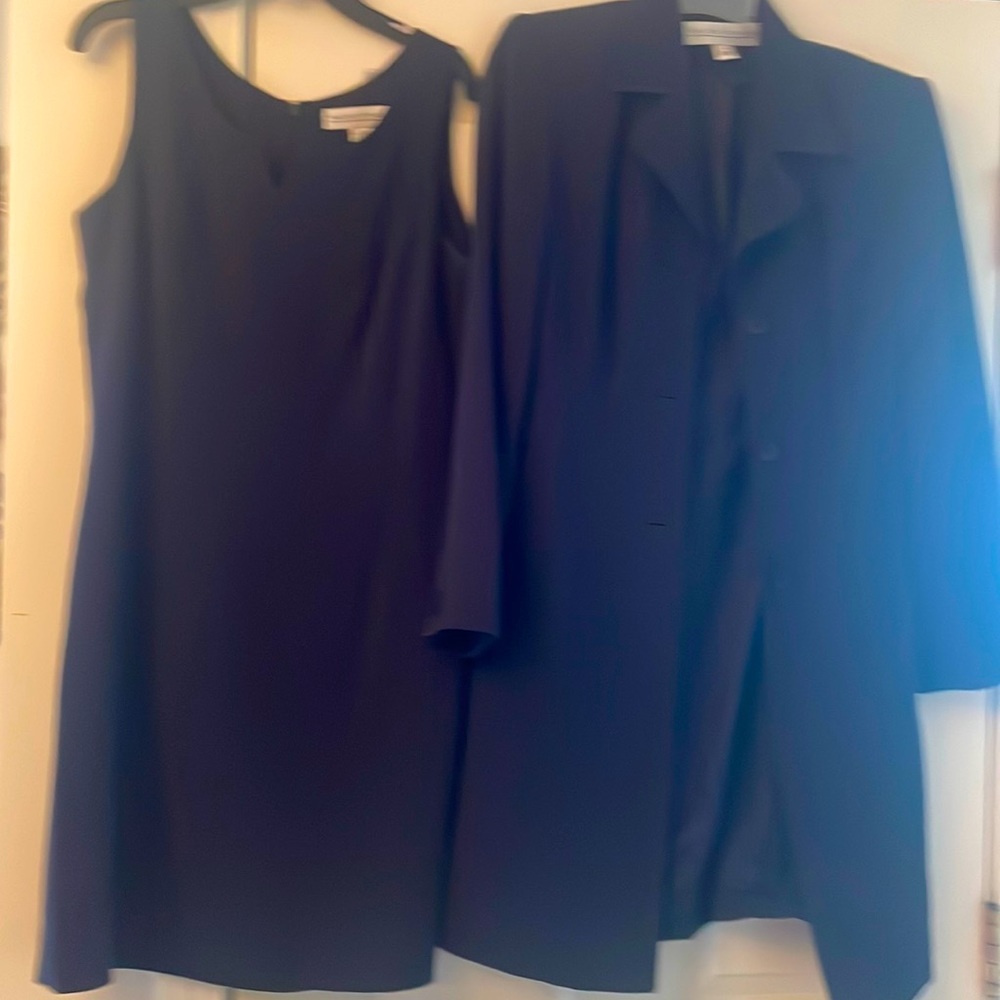 Valerie Stevens size 4 sheath dress with matching long sleeved coat navy blue